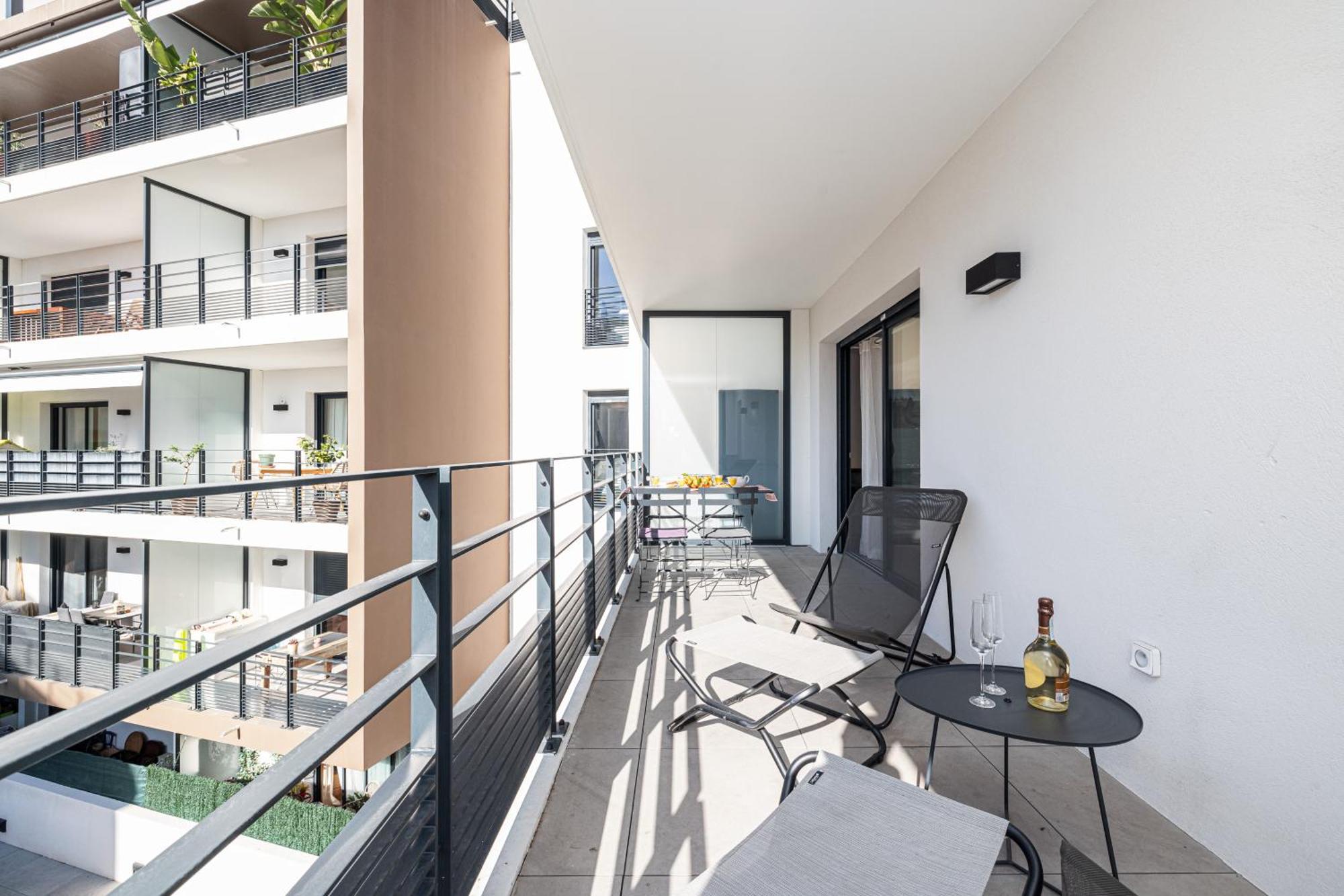 Queen Riviera : Climatisation, Parking, Terrasse Menton Buitenkant foto