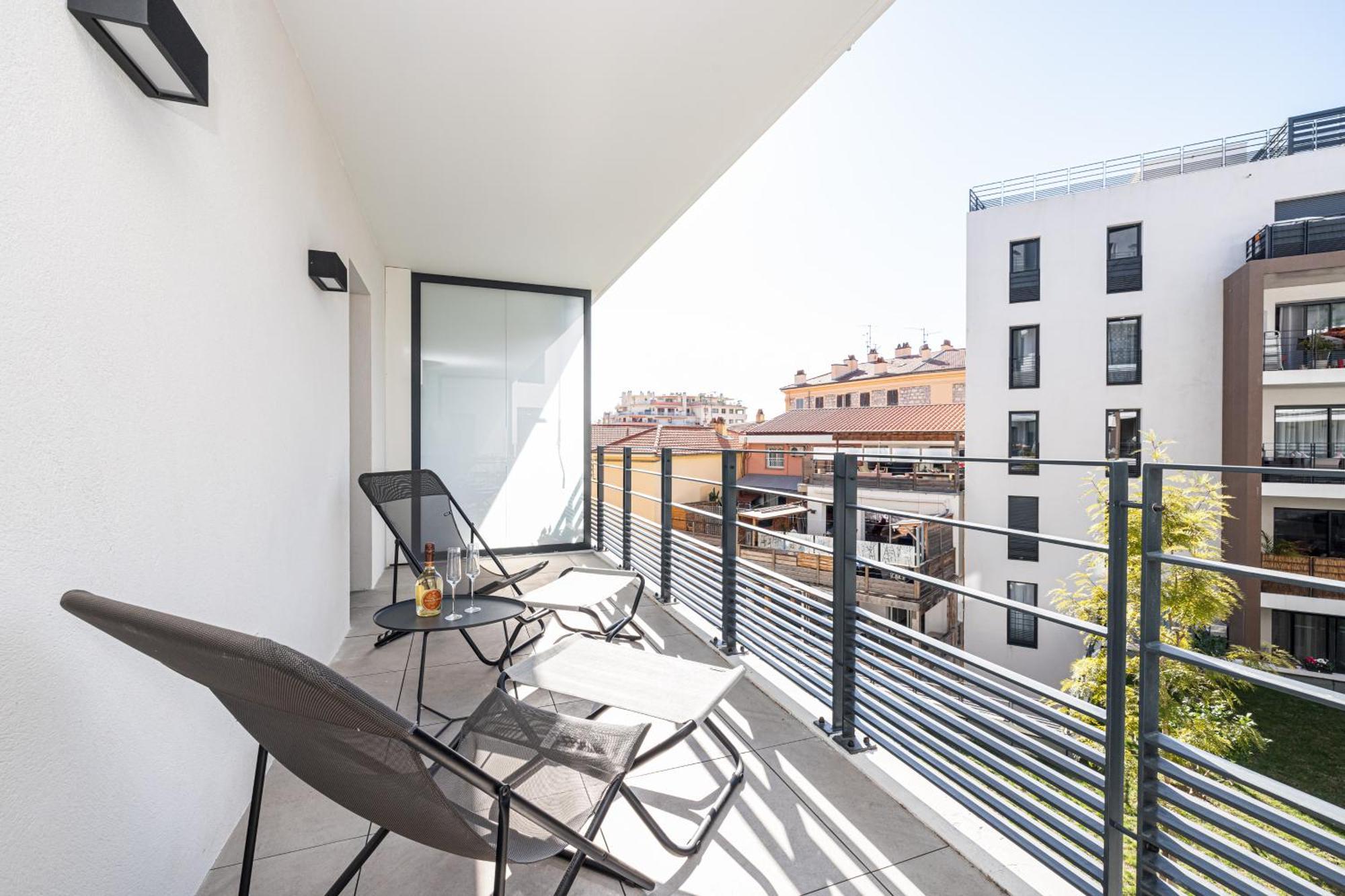Queen Riviera : Climatisation, Parking, Terrasse Menton Buitenkant foto