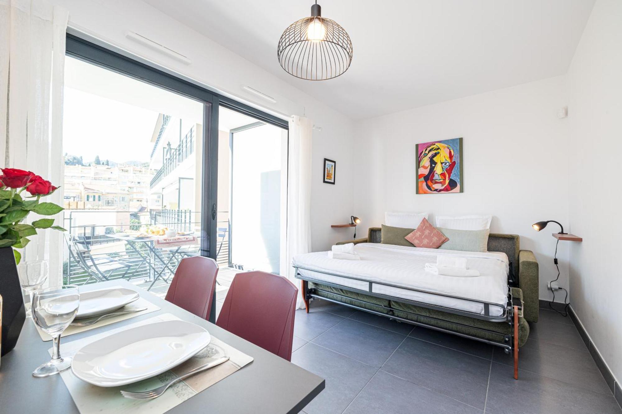 Queen Riviera : Climatisation, Parking, Terrasse Menton Buitenkant foto
