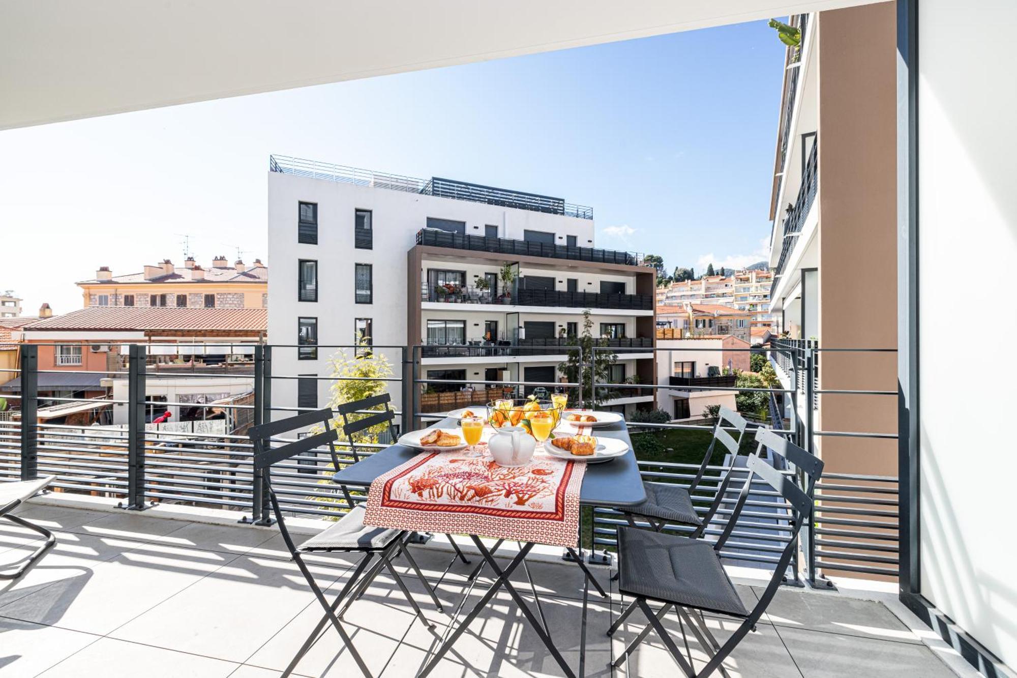 Queen Riviera : Climatisation, Parking, Terrasse Menton Buitenkant foto