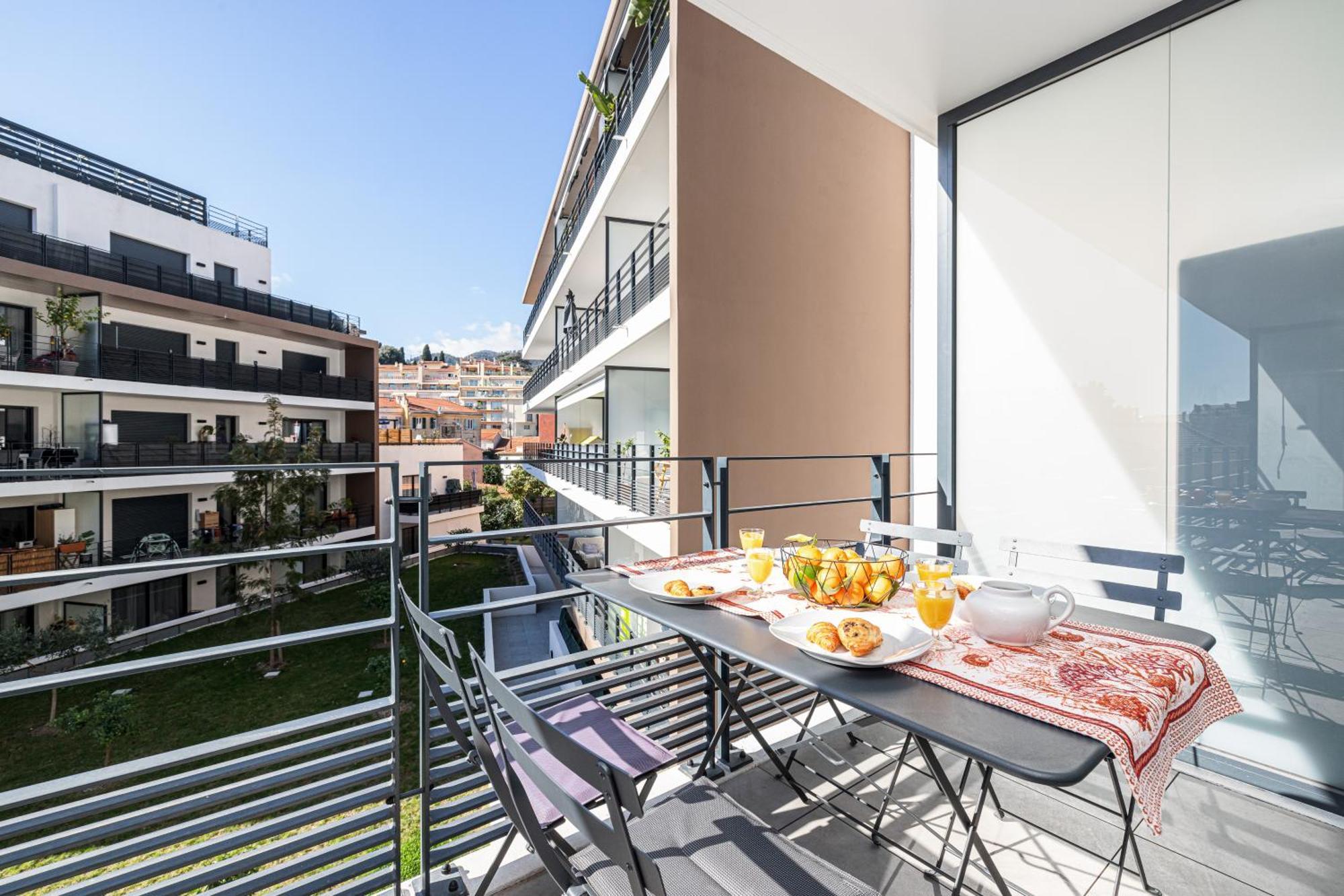 Queen Riviera : Climatisation, Parking, Terrasse Menton Buitenkant foto